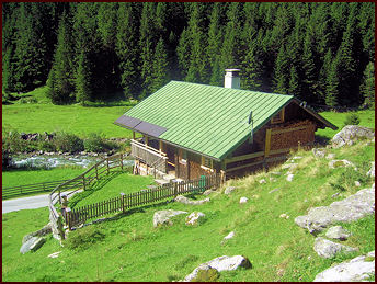Zollhtte Zillergrund - Holiday cabin with traditional and cosy furnishing